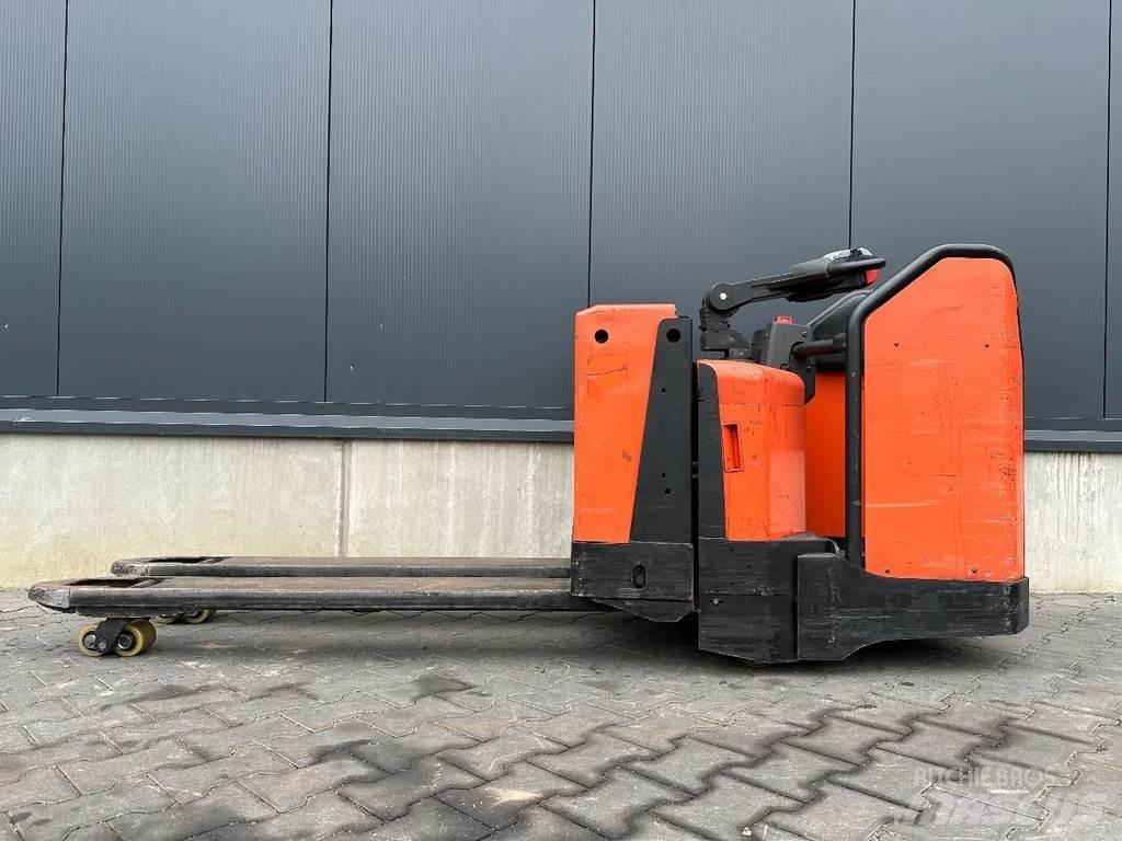 BT LPE200/8 Gaffelstabler med gående fører