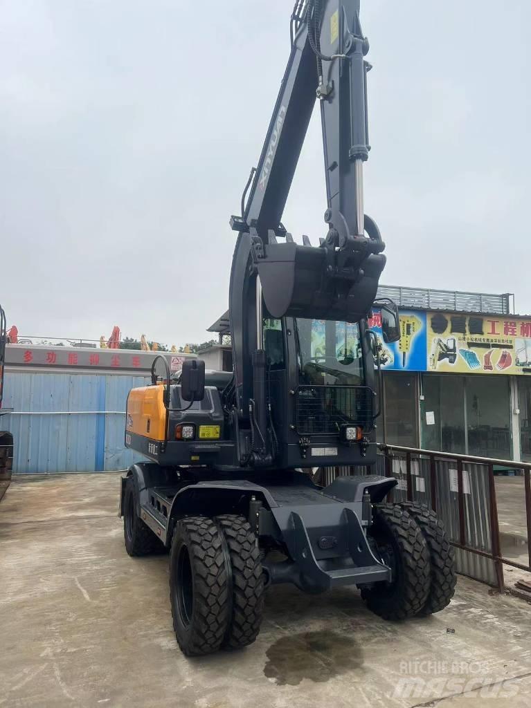 Xinyuan C80-4 Gravemaskiner på hjul