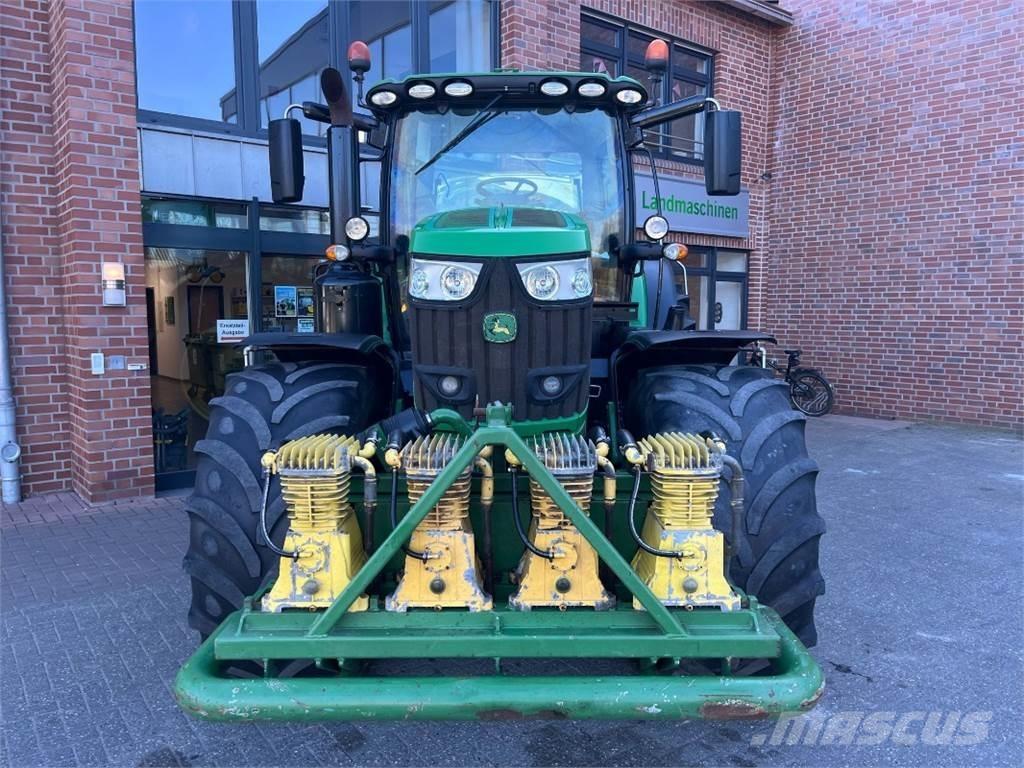 John Deere 6215R Traktorer