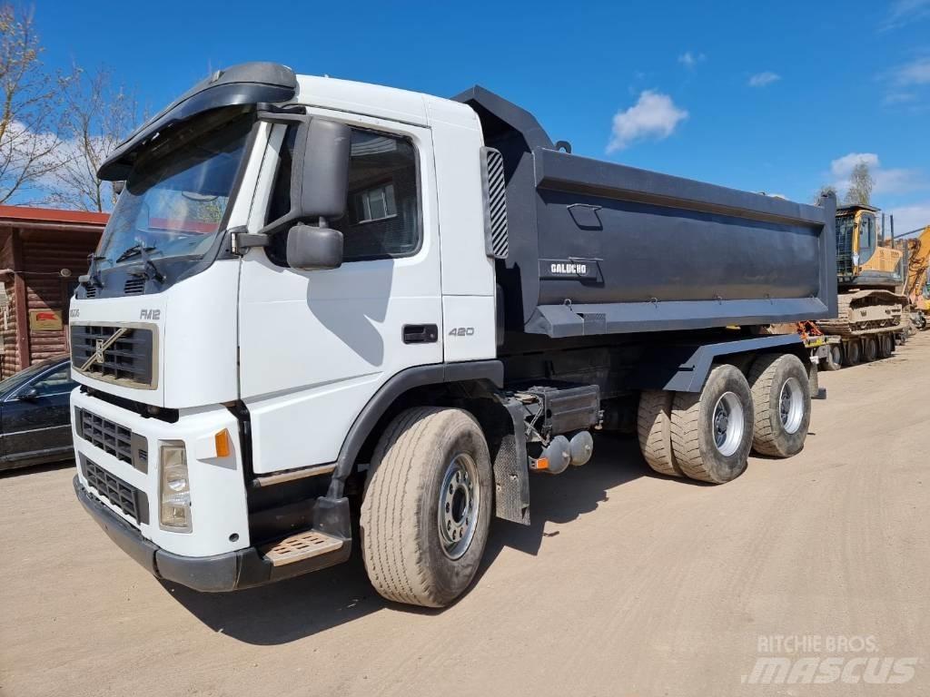 Volvo FM420 6x4 Skip loader