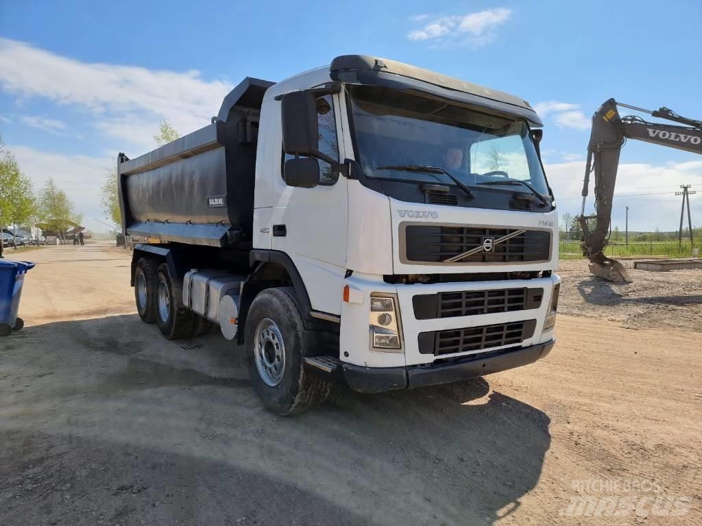 Volvo FM420 6x4 Skip loader