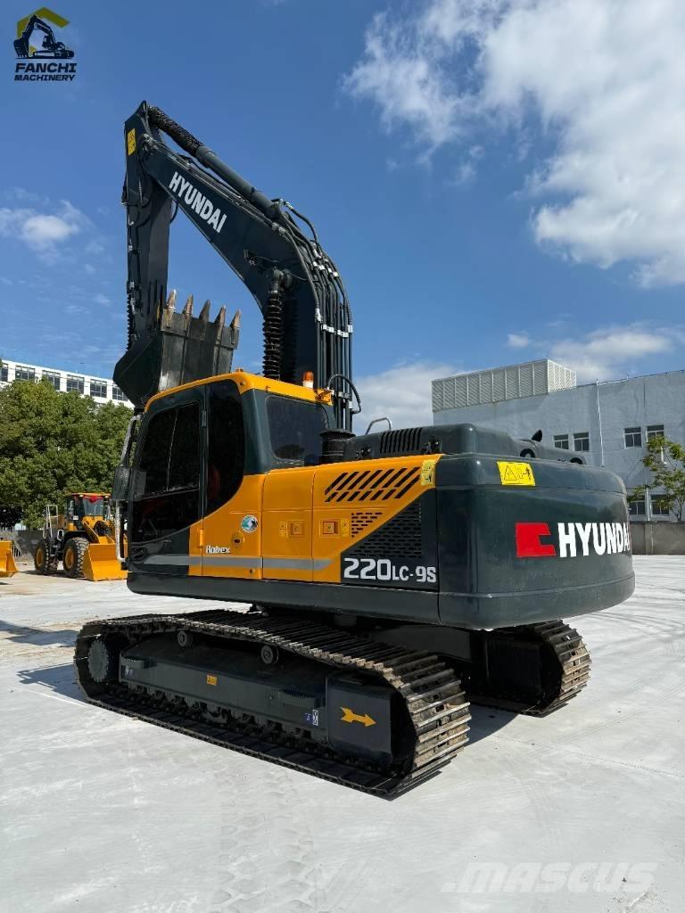 Hyundai 220 Midi-gravemaskiner 7t - 12t