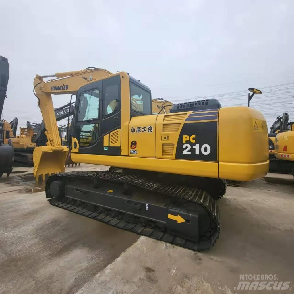 Komatsu PC 210 Gravemaskiner på larvebånd