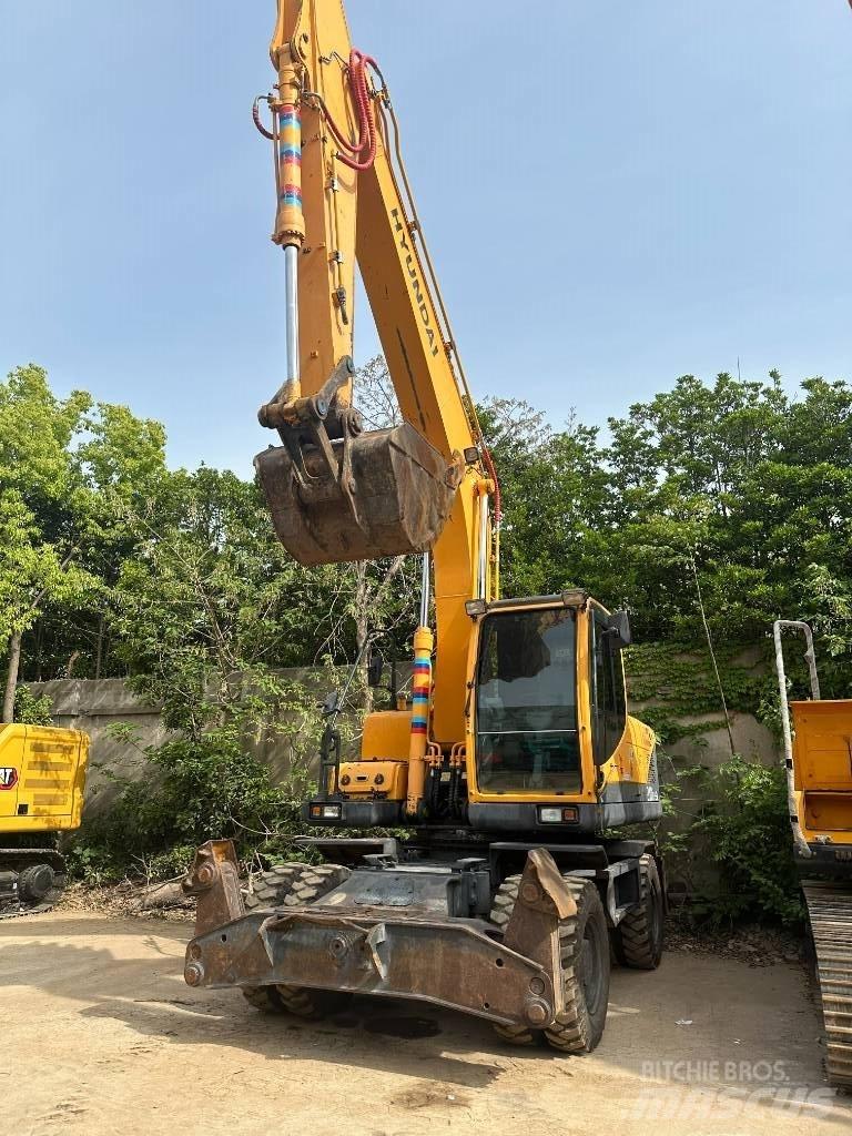 Hyundai R210W-9 Gravemaskiner på hjul