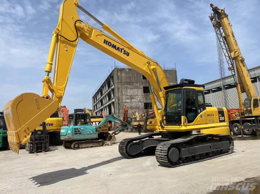 Komatsu PC 300 Gravemaskiner på larvebånd