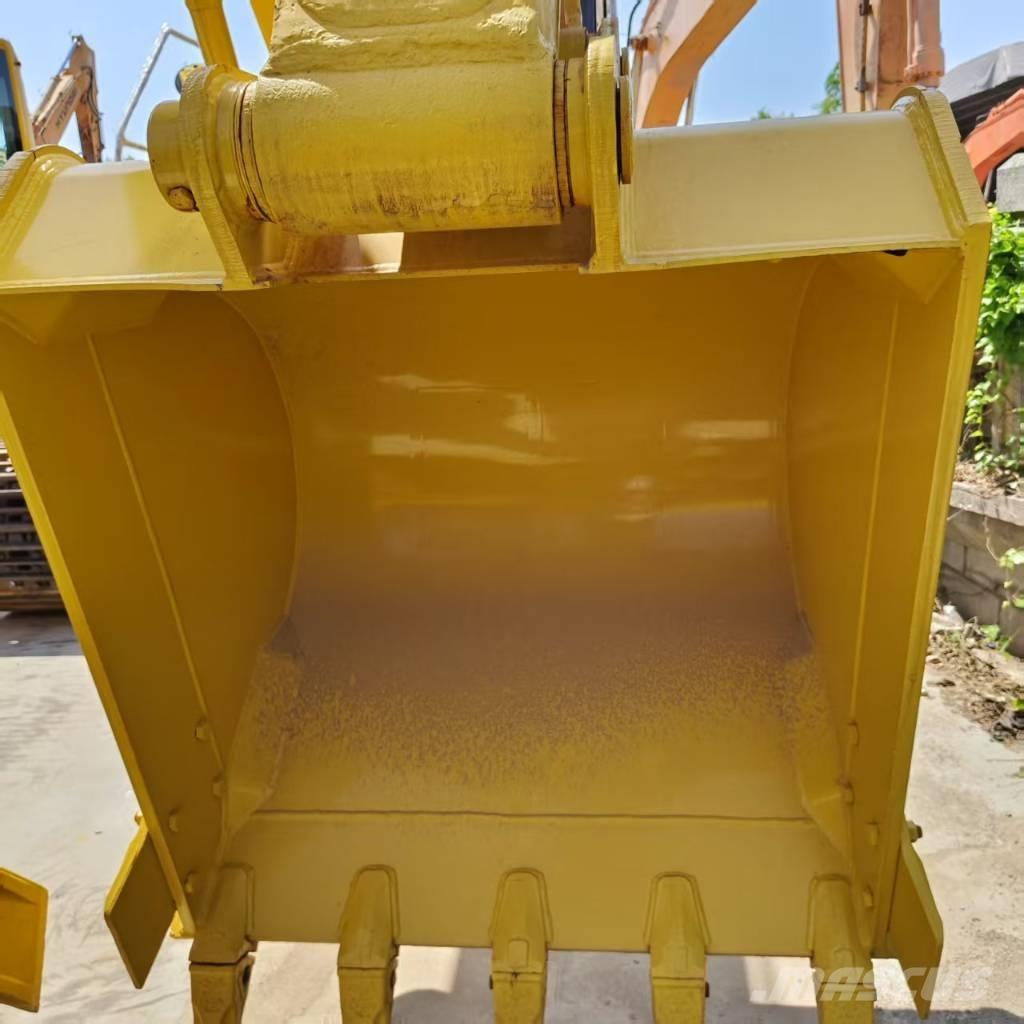Komatsu PC 220-7 Gravemaskiner på larvebånd