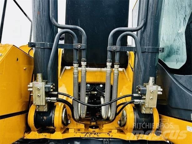 DEERE 470G LC Gravemaskiner på larvebånd