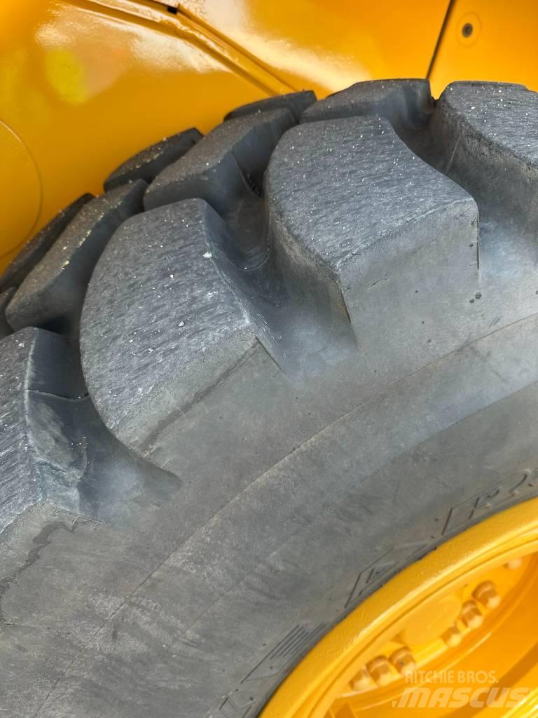 Volvo BM L 120 G Læssemaskiner på hjul