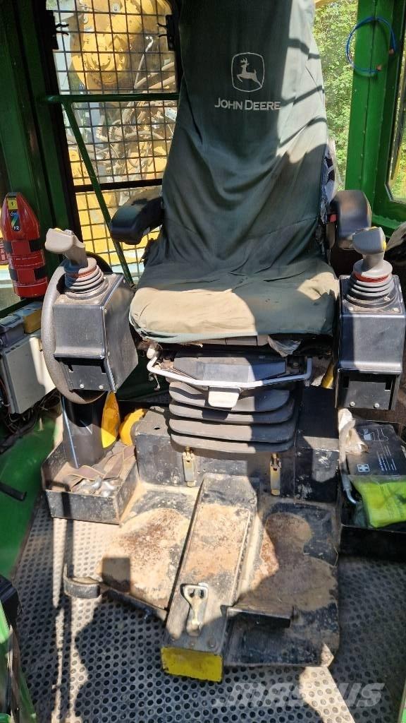 John Deere 640 G III Udslæbningstraktorer