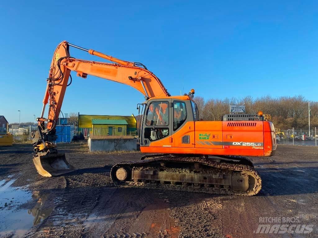 Doosan DX 255 LC Gravemaskiner på larvebånd