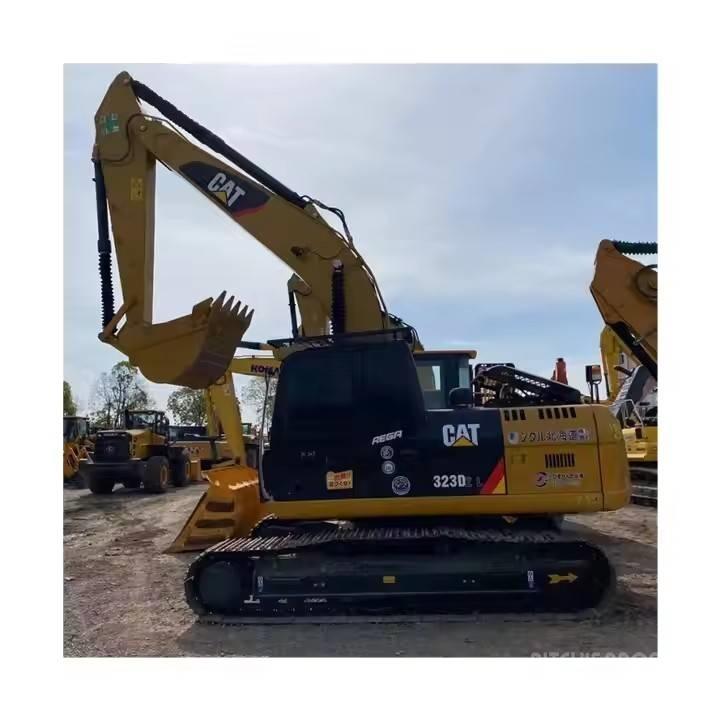CAT 323 D2L Gravemaskiner på larvebånd