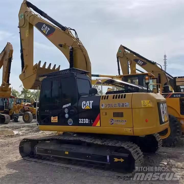 CAT 323 D2L Gravemaskiner på larvebånd