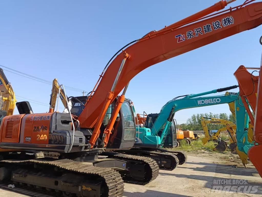 Hitachi ZX 240 Gravemaskiner på larvebånd