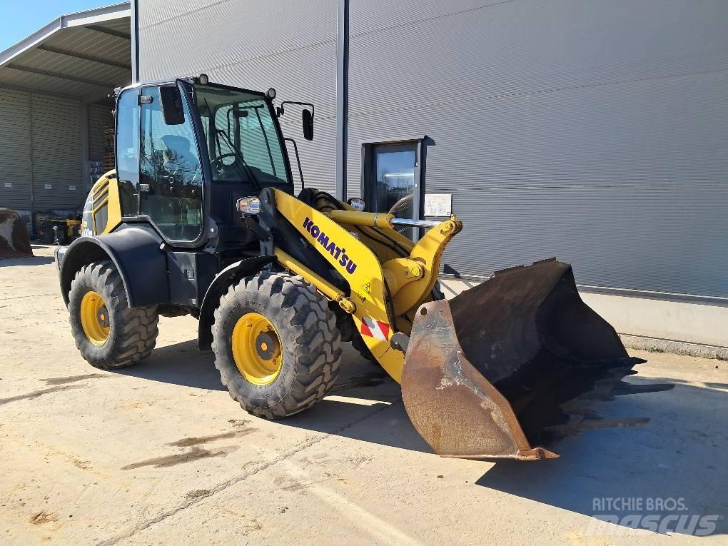 Komatsu WA100M-8 Læssemaskiner på hjul