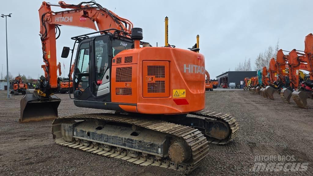 Hitachi ZX 225USLC-6 Gravemaskiner på larvebånd