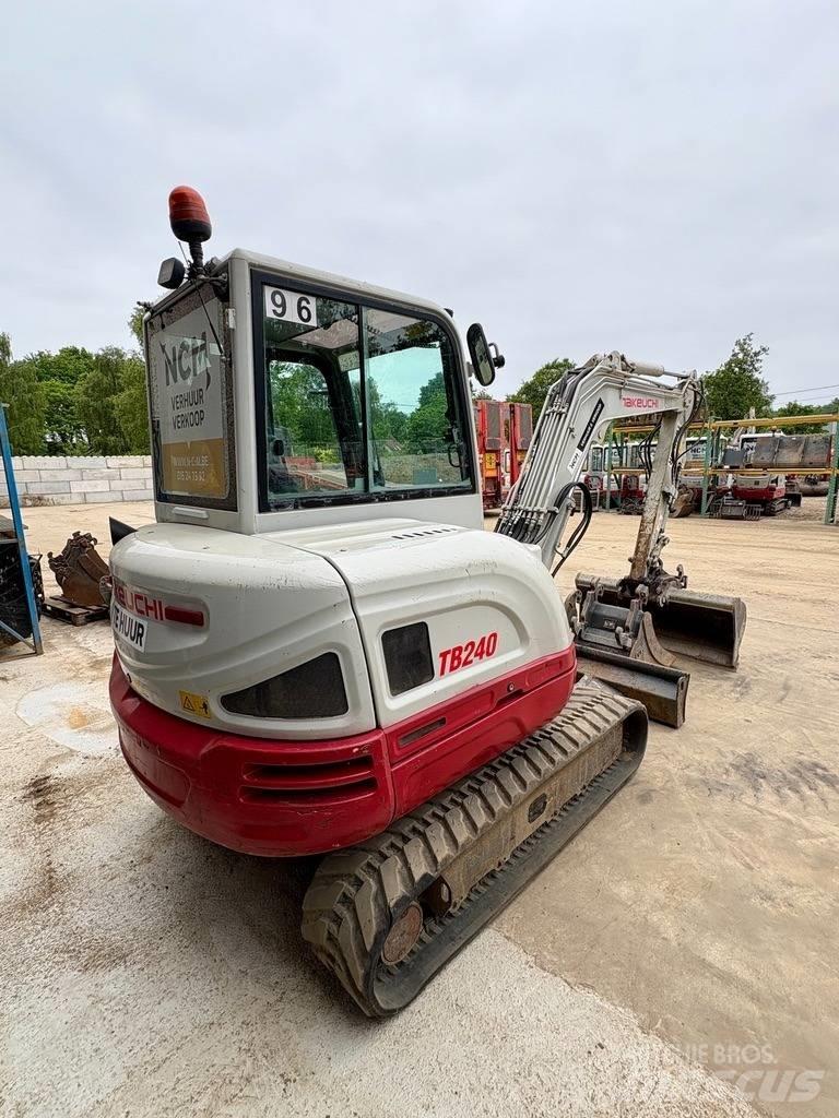 Takeuchi TB 240 Minigravemaskiner