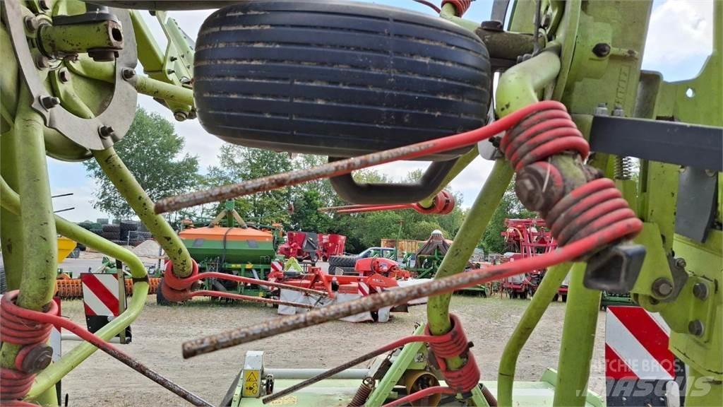CLAAS Volto 900 River og høvendere