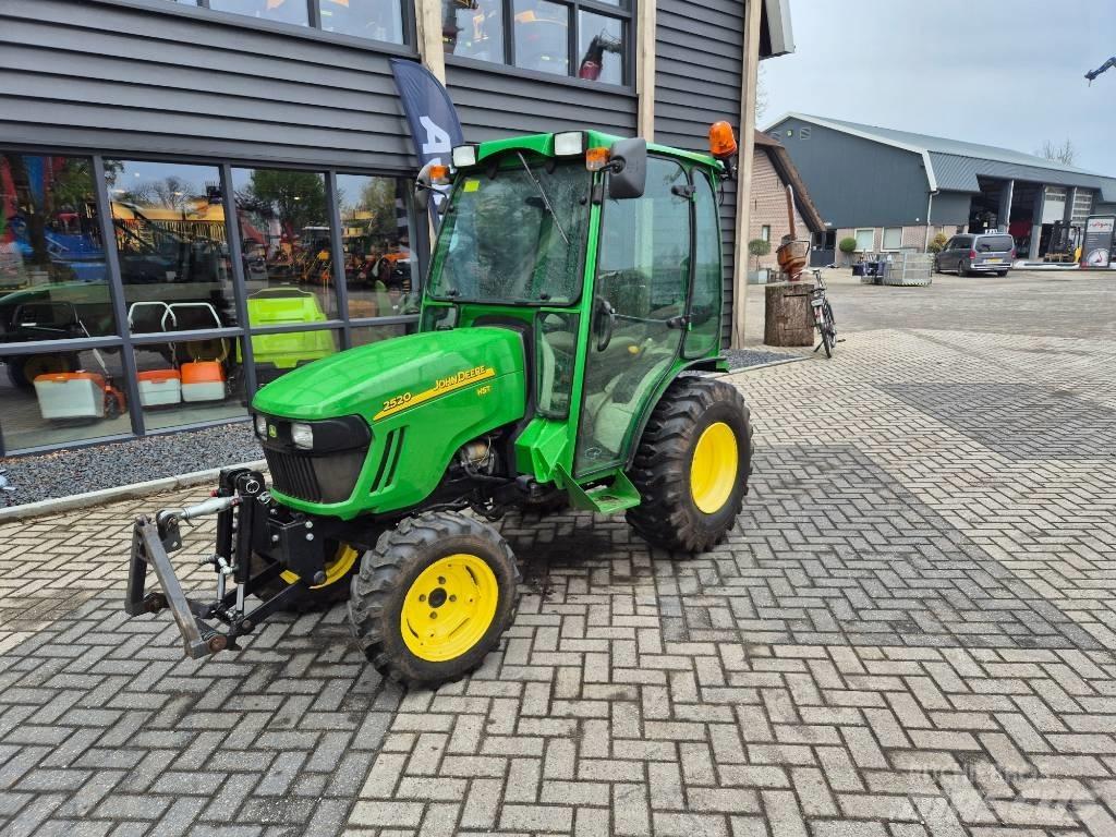John Deere 2520 Kompakte traktorer