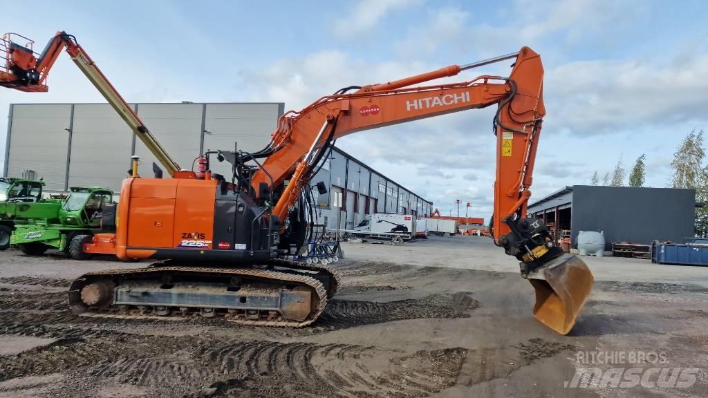 Hitachi ZX225USRLC-6 Gravemaskiner på larvebånd