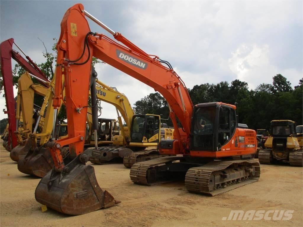 Doosan DX225 Gravemaskiner på larvebånd
