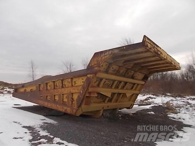 CAT 777B Knækstyrede dumpere
