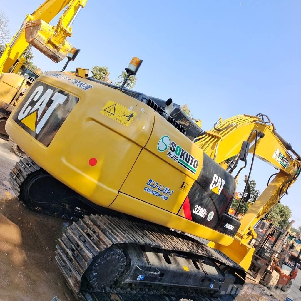 CAT 320 D2 Gravemaskiner på larvebånd