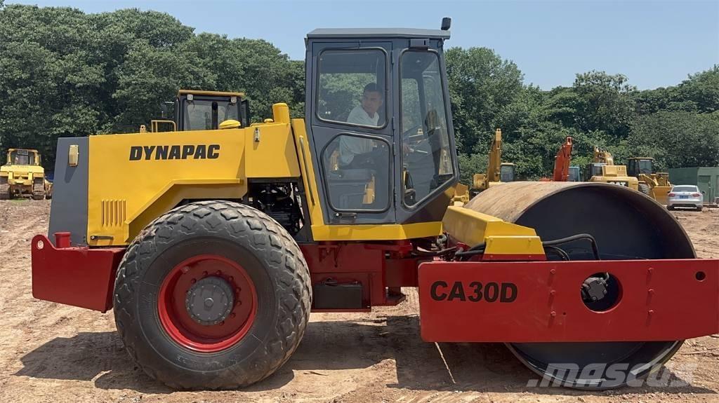Dynapac CA 30 D Enkelt tromle