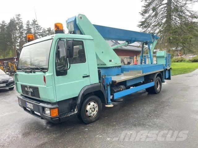 MAN L200 4x2-4300 Lastbilmonterede lifte