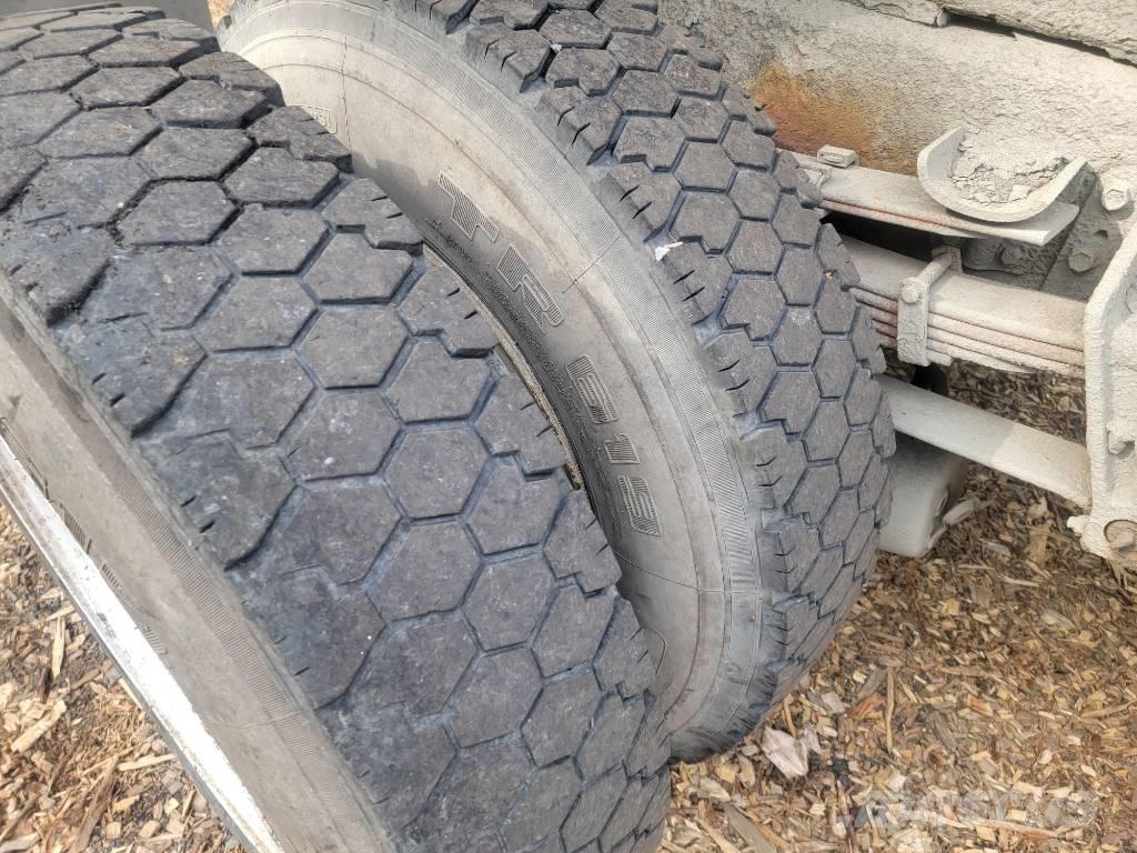 International 4900 Lastbiler med tip