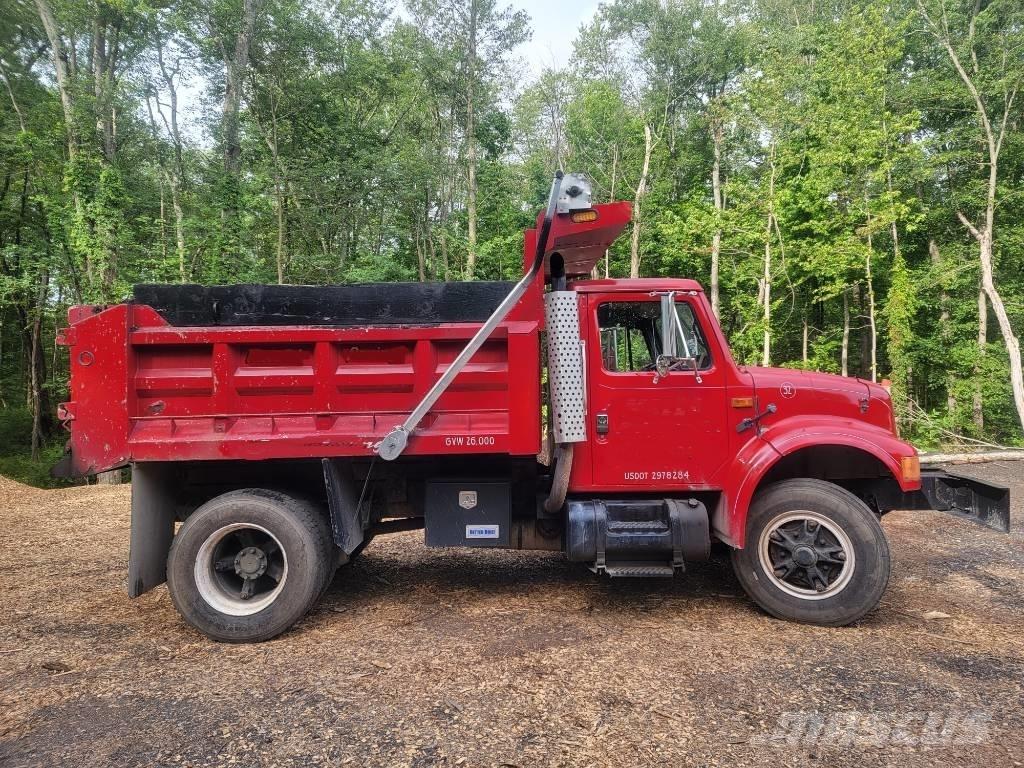 International 4900 Lastbiler med tip