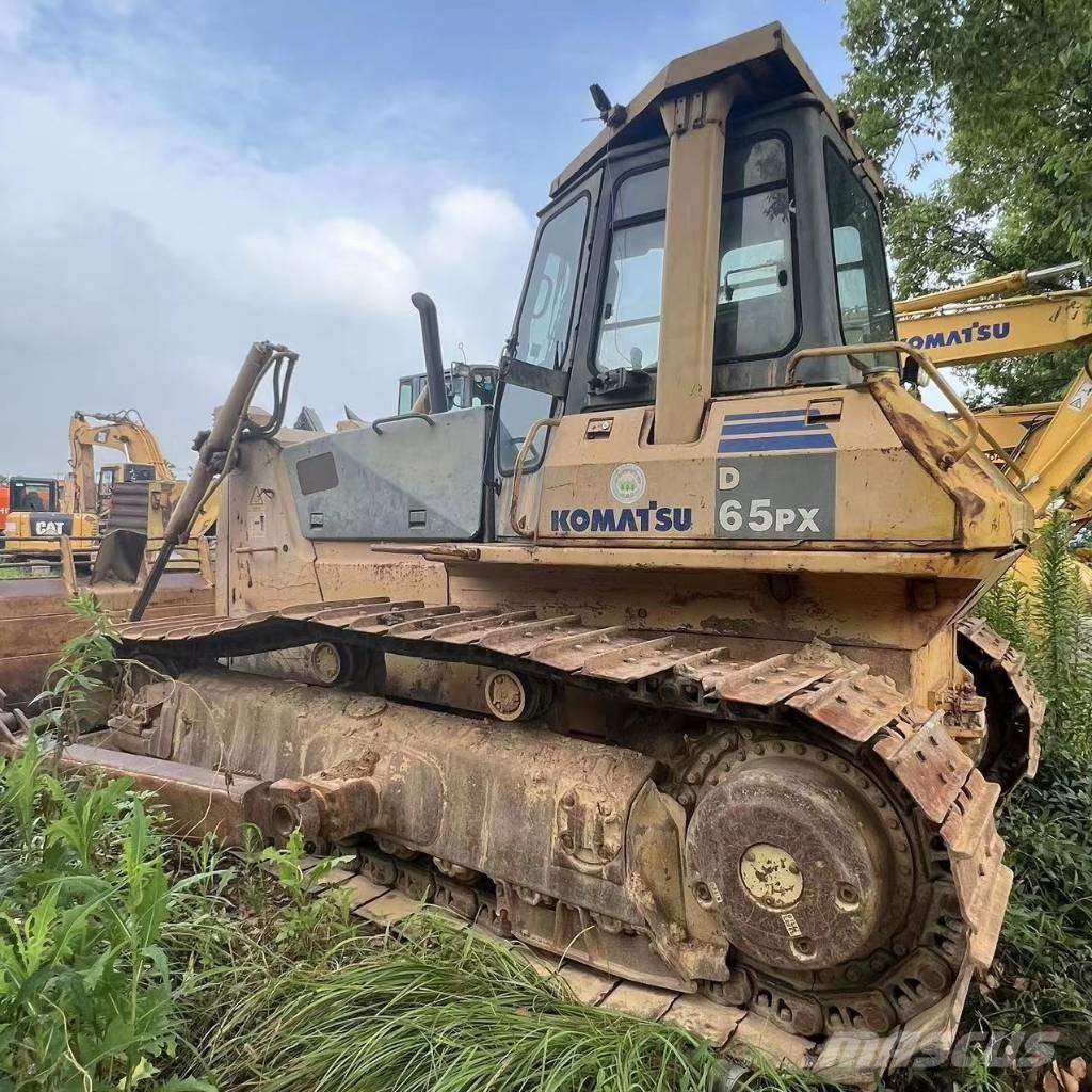 Komatsu D 65 P-12 Bulldozer på larvebånd