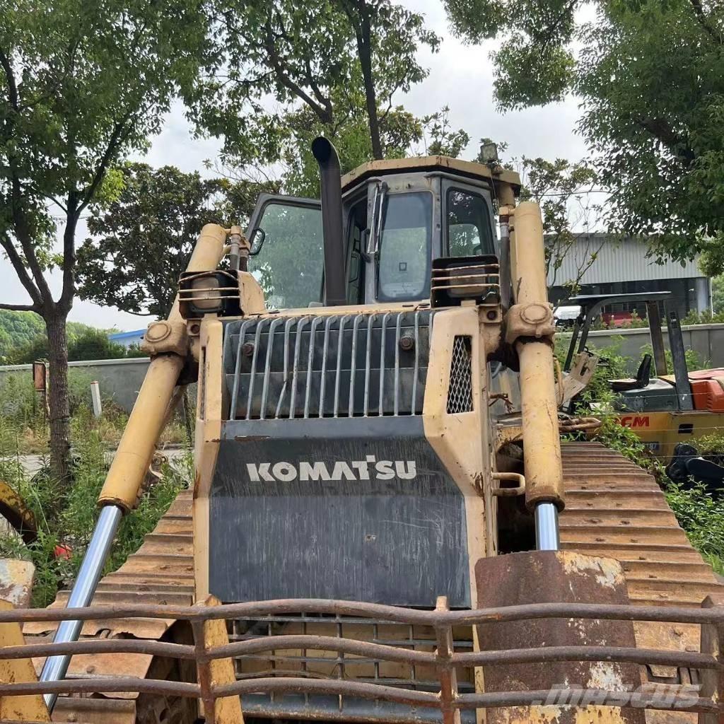 Komatsu D 65 P-12 Bulldozer på larvebånd