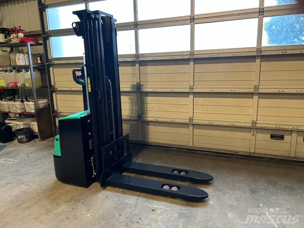 Mitsubishi SBP12N3 Selvkørende stablere