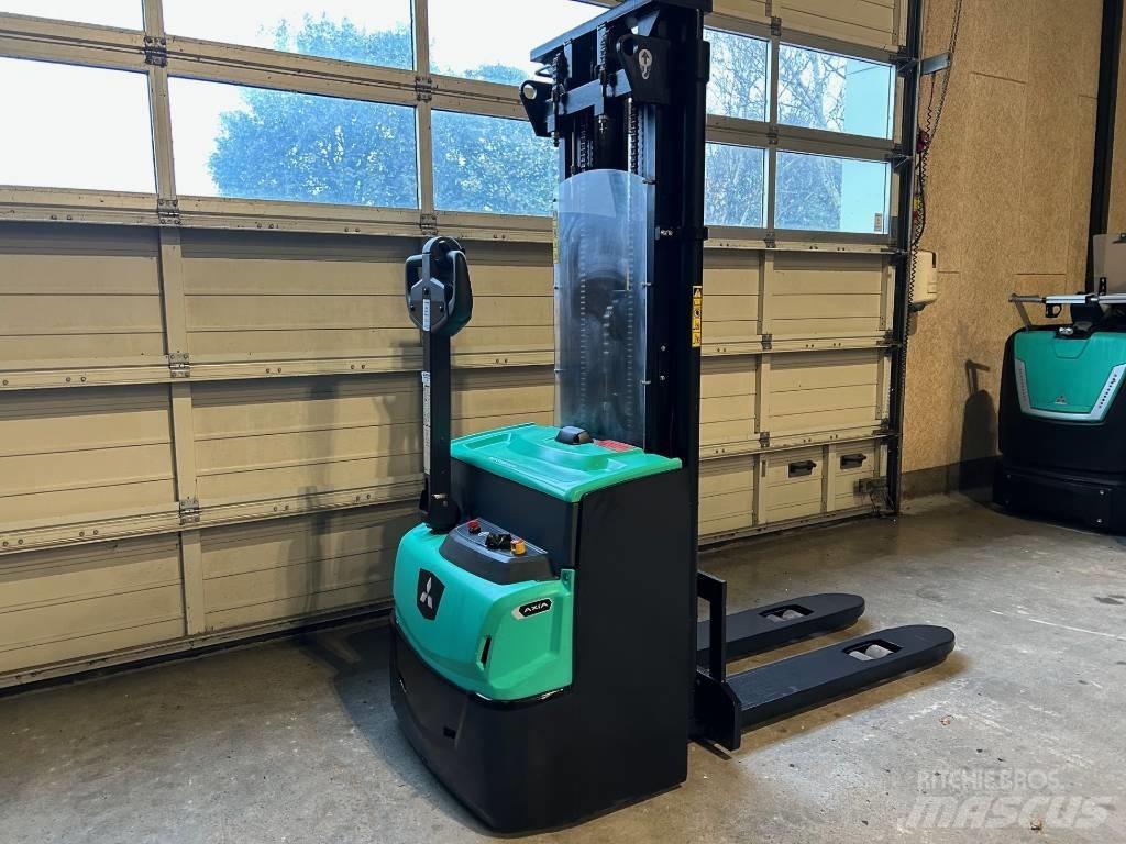 Mitsubishi SBP12N3 Selvkørende stablere