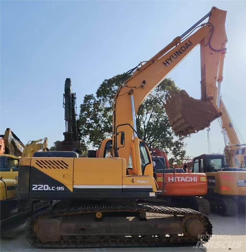 Hyundai R220LC-9S Gravemaskiner på larvebånd