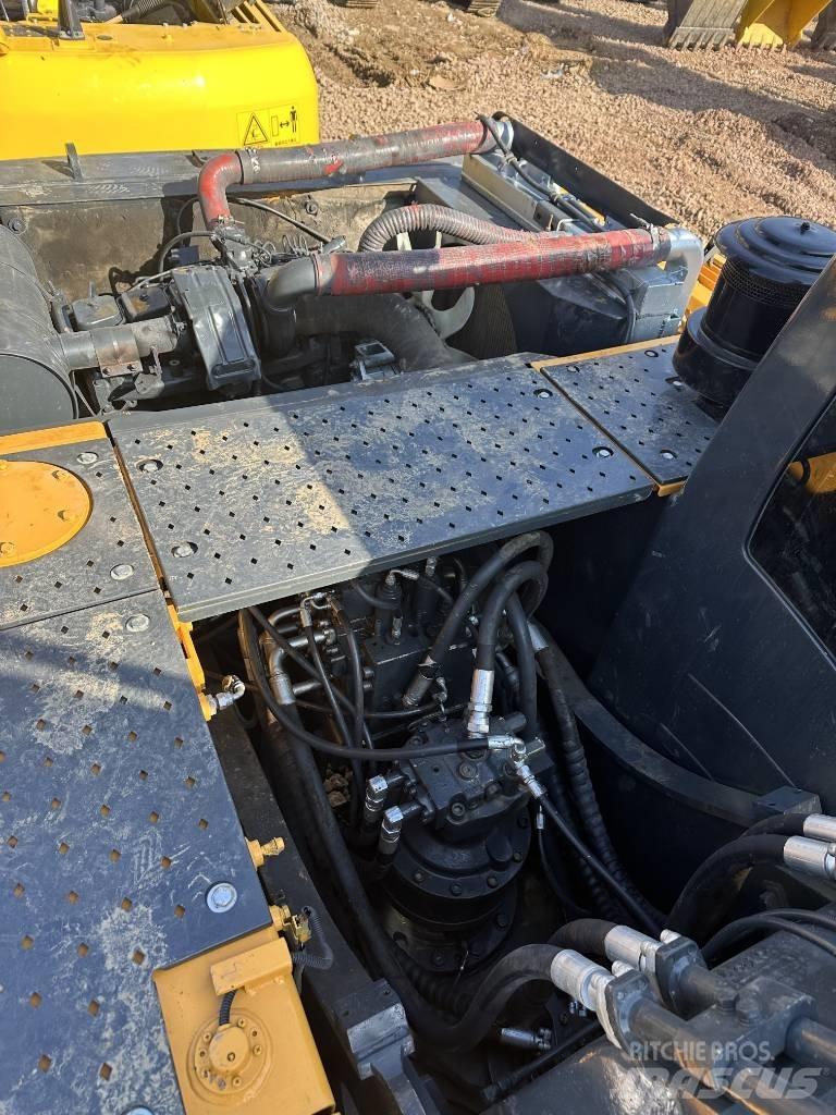 Hyundai Robex 215 Gravemaskiner på larvebånd