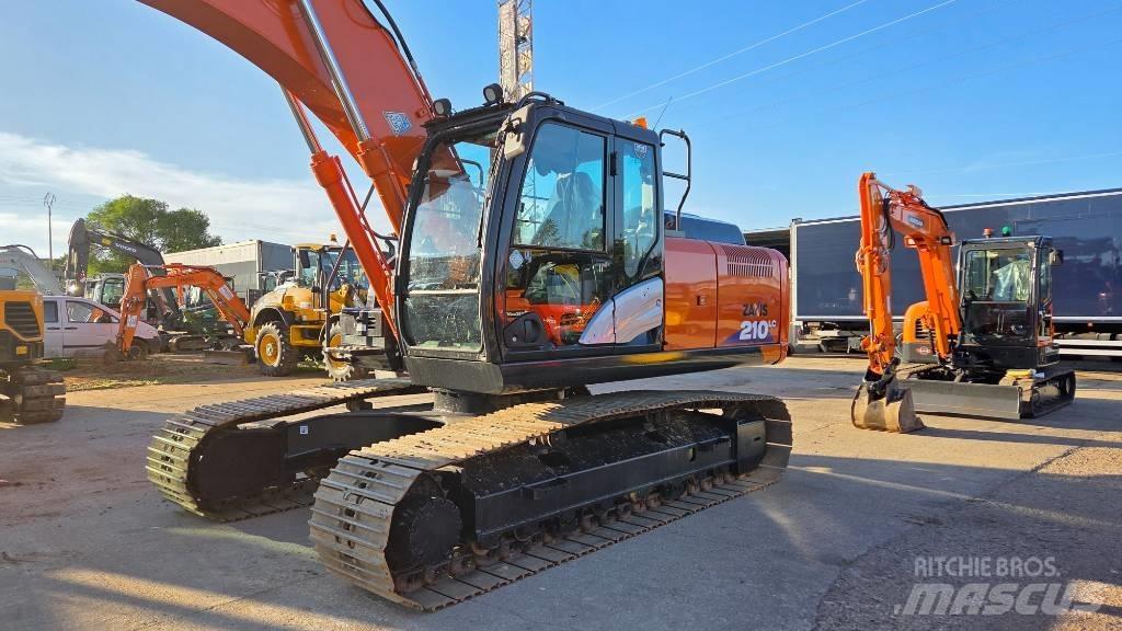 Hitachi ZX 210 Gravemaskiner på larvebånd