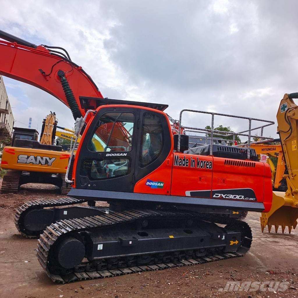Doosan DX 300LC-9C Gravemaskiner på larvebånd
