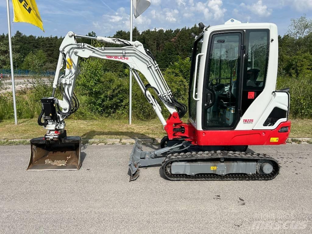Takeuchi TB 225A V5 Minigravemaskiner