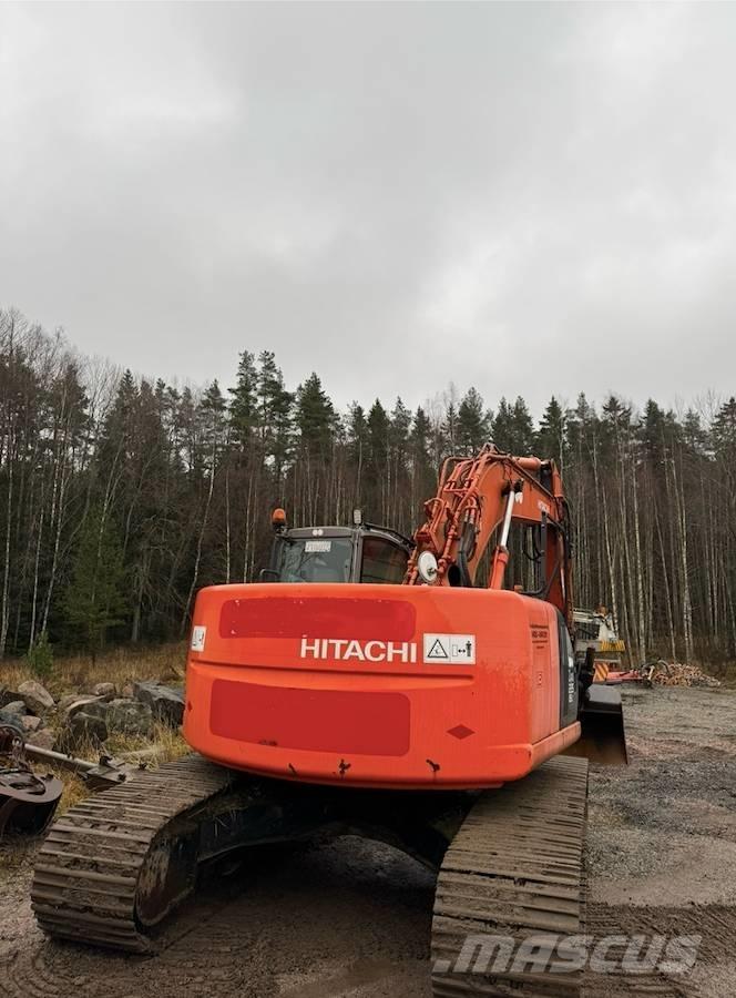 Hitachi ZX 225 US LC Gravemaskiner på larvebånd