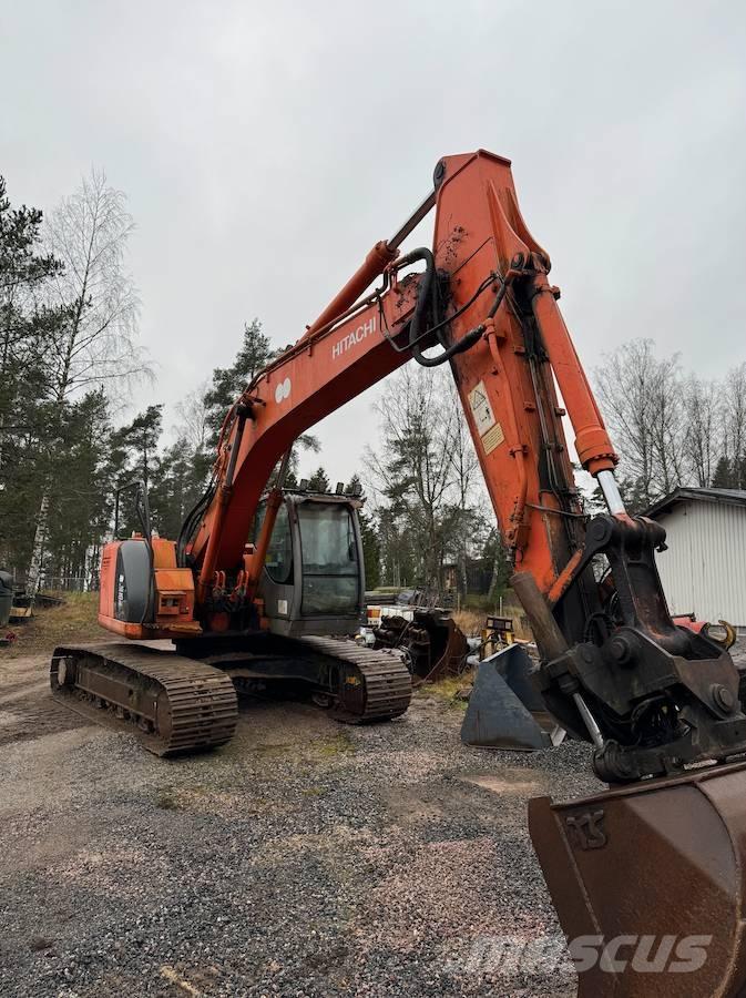 Hitachi ZX 225 US LC Gravemaskiner på larvebånd