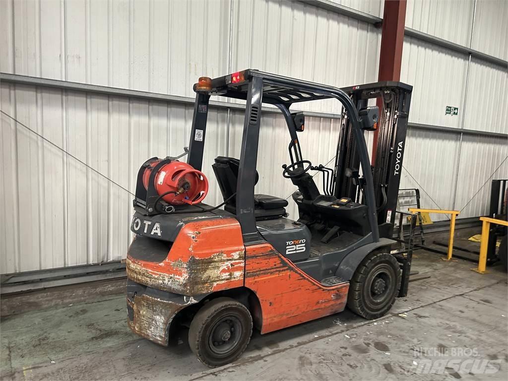 Toyota 02-8FGF25 LPG gaffeltrucks