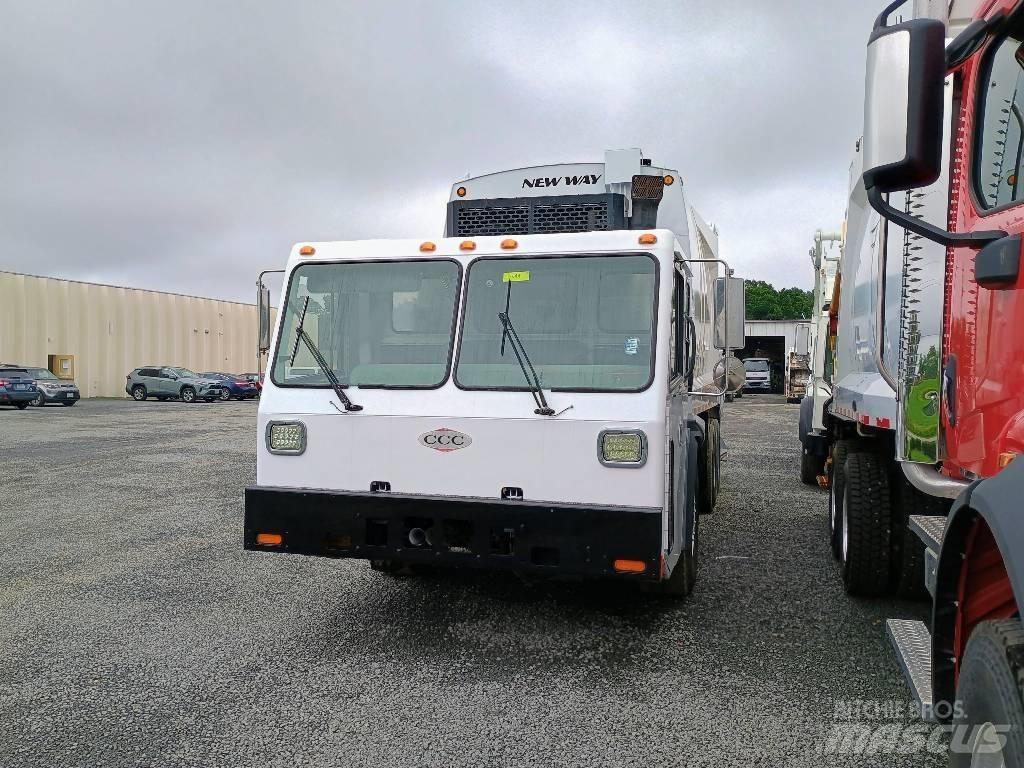  Crane Carrier LE Renovationslastbiler