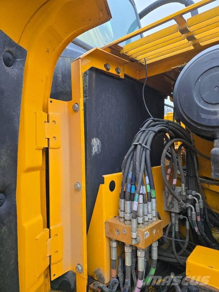 JCB JS 210 LC Gravemaskiner på larvebånd