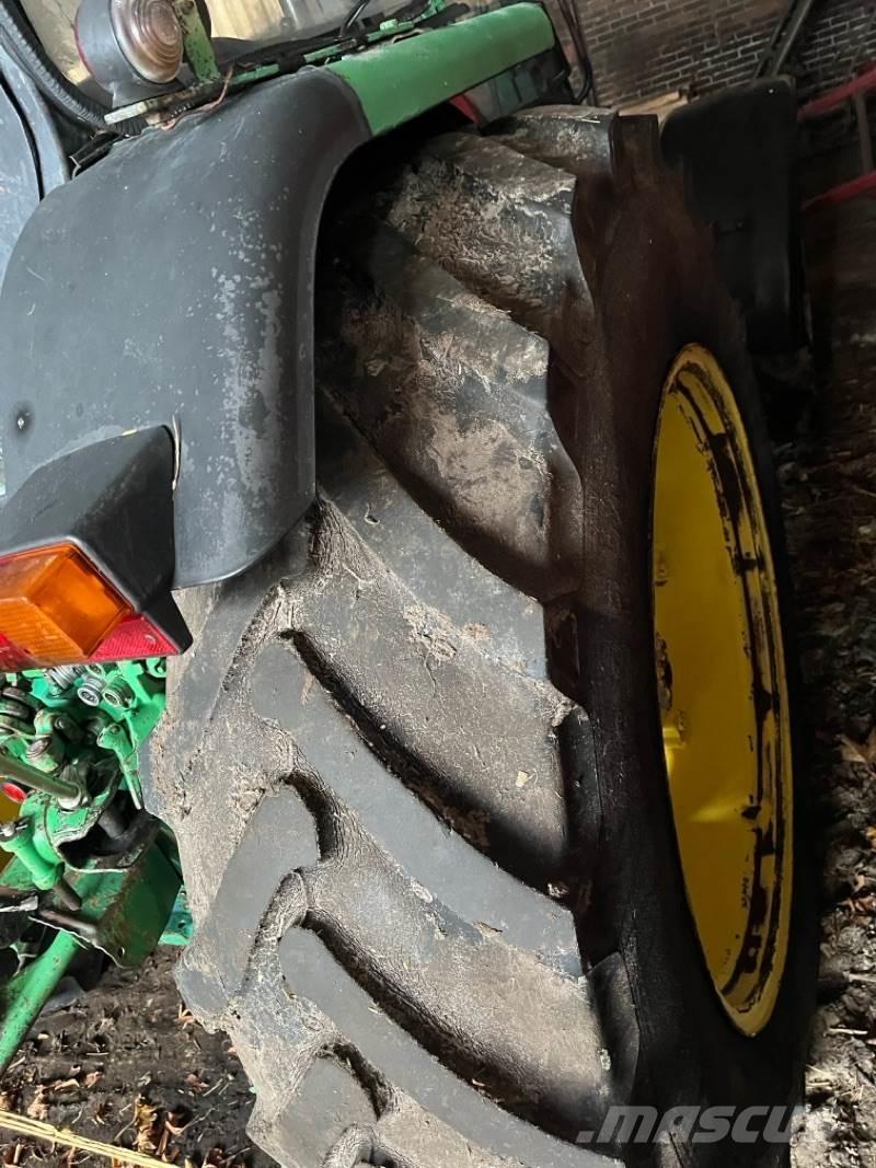 John Deere 2040A Traktorer
