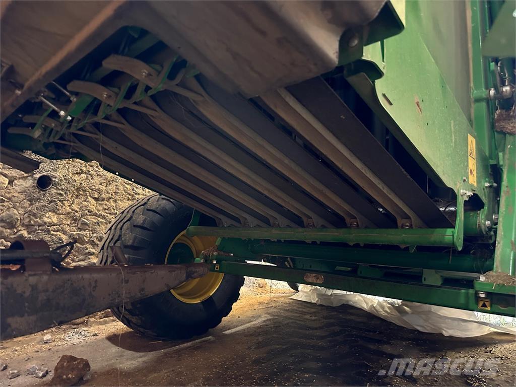 John Deere V461M Rundballe-pressere