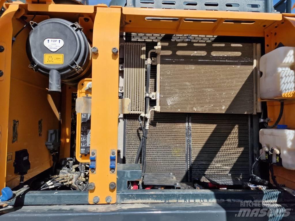Hyundai HX 220 L Gravemaskiner på larvebånd