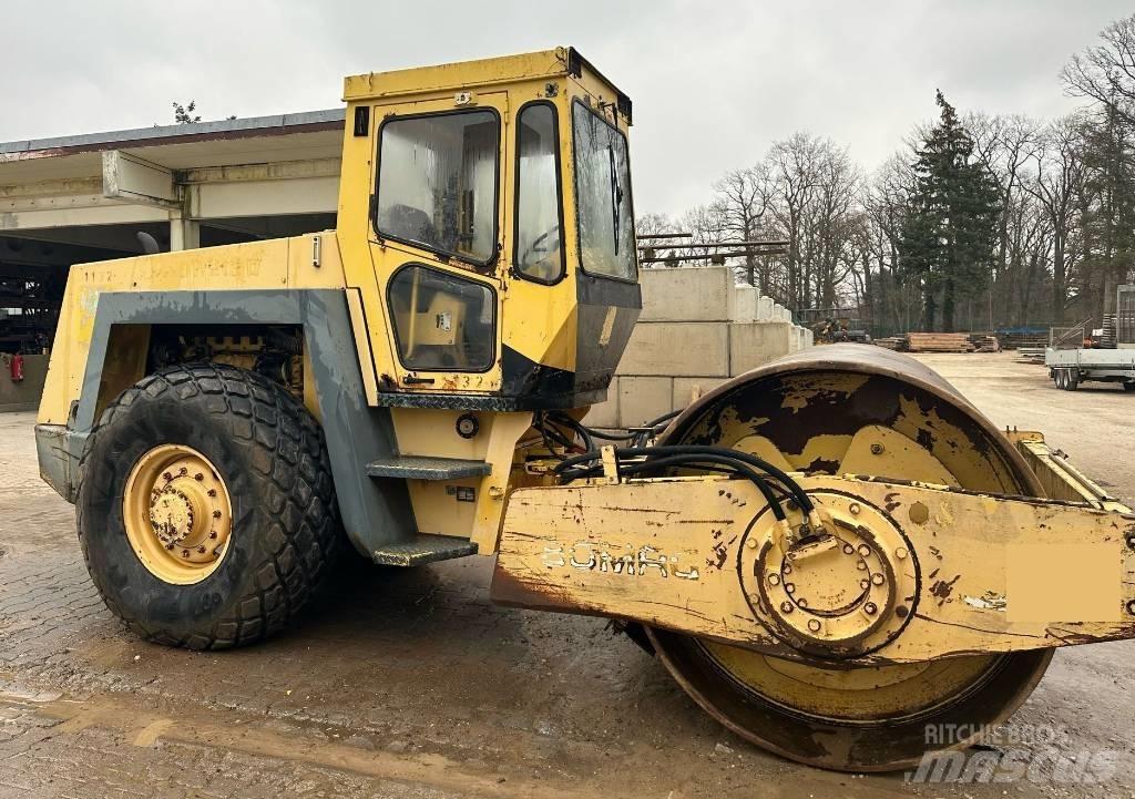 Bomag BW 213 D Enkelt tromle
