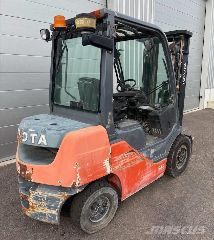 Toyota 8 FDF 25 Diesel gaffeltrucks