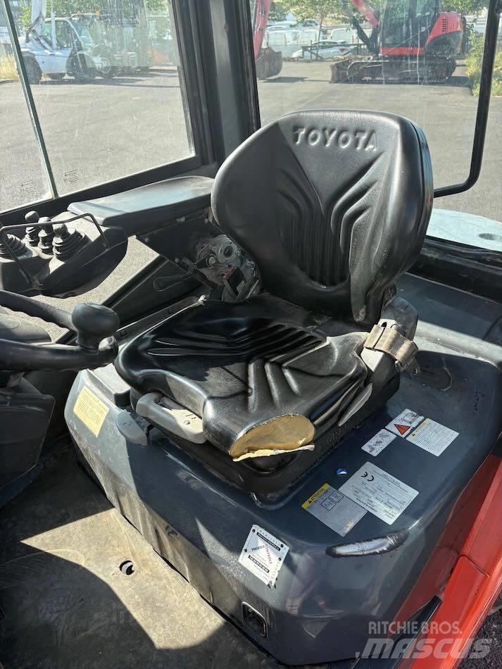 Toyota 8 FDF 25 Diesel gaffeltrucks